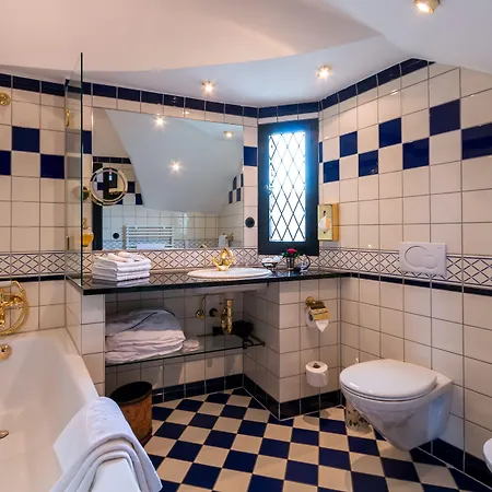 Burghotel Auf Schoenburg אוברווסל