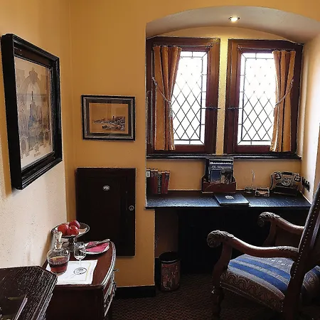 Hotell Burghotel Auf Schoenburg 4*