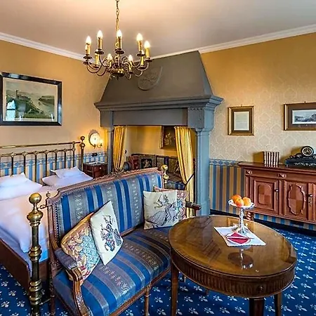 Burghotel Auf Schoenburg מלון 4*