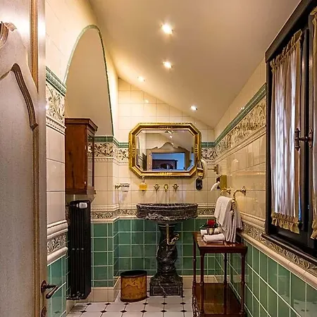 מלון Burghotel Auf Schoenburg 4*