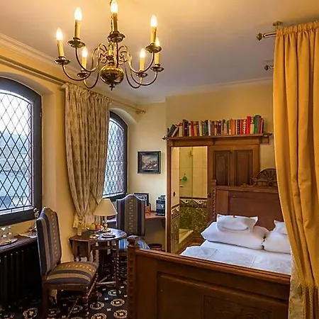 Burghotel Auf Schoenburg 4* אוברווסל