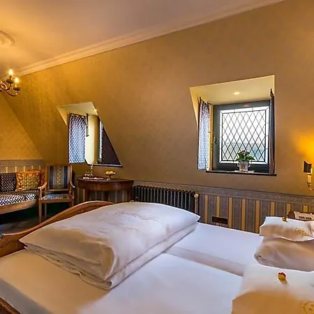 Burghotel Auf Schoenburg מלון