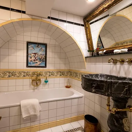 Burghotel Auf Schoenburg אוברווסל