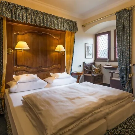 Burghotel Auf Schoenburg מלון 4*