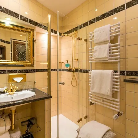 Burghotel Auf Schoenburg 4*