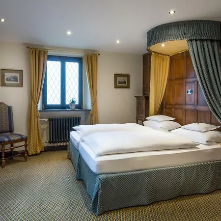 Burghotel Auf Schoenburg מלון אוברווסל