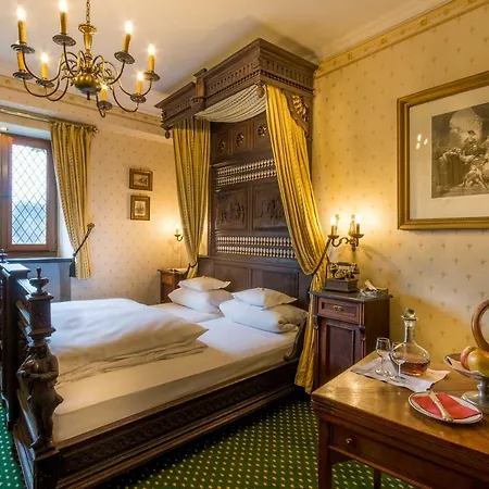 Burghotel Auf Schoenburg 4* אוברווסל
