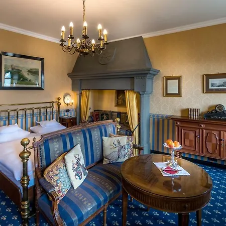 מלון Burghotel Auf Schoenburg 4*