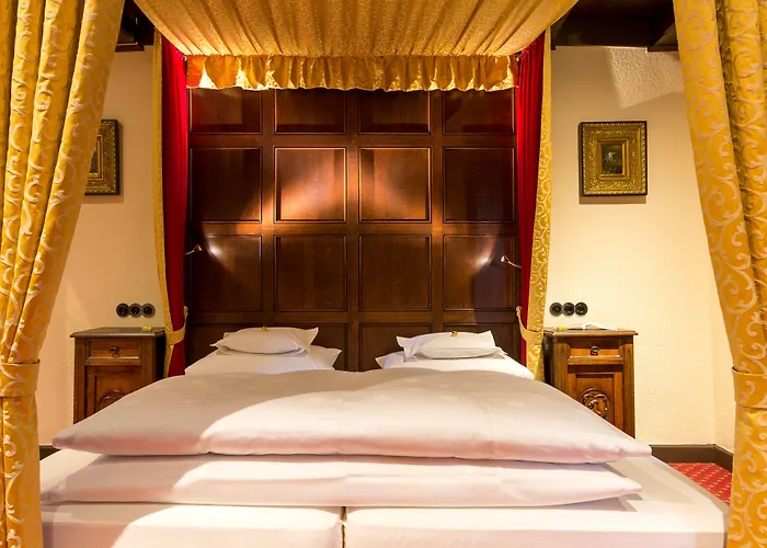 Otel Burghotel Auf Schoenburg 4*