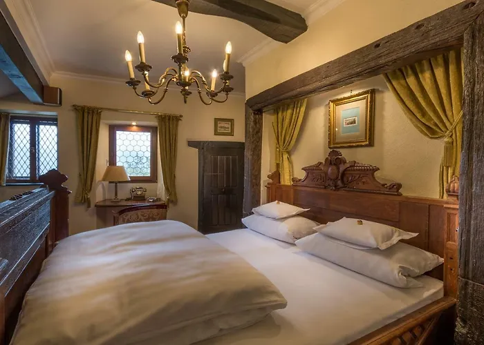 Otel Burghotel Auf Schoenburg